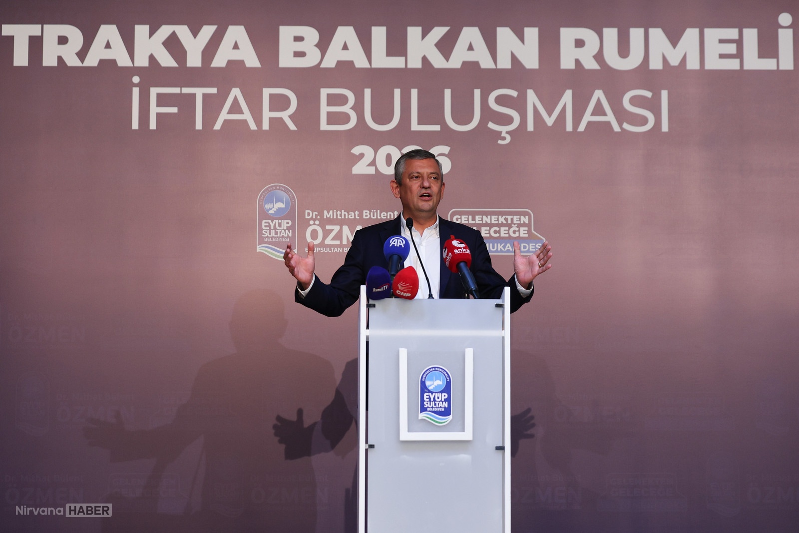Özgür Özel Eyüpsultan'da iftar programında konuştu