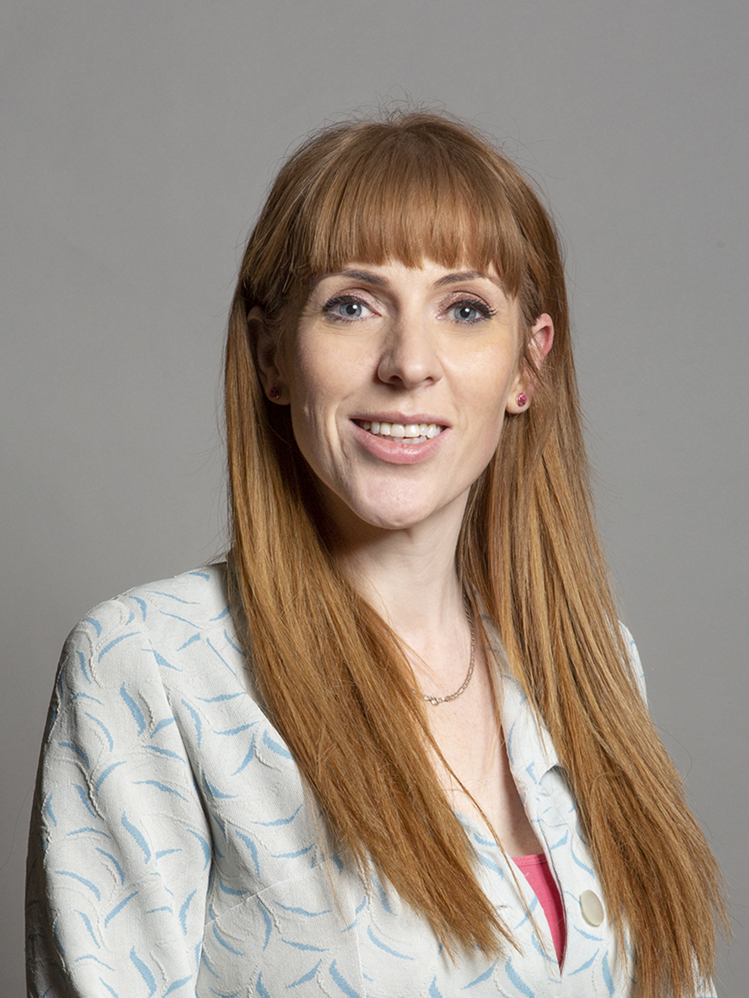 İngiltere Başbakan Yardımcısı Angela Rayner Vergi Krizi Nedeniyle İstifa Etti
