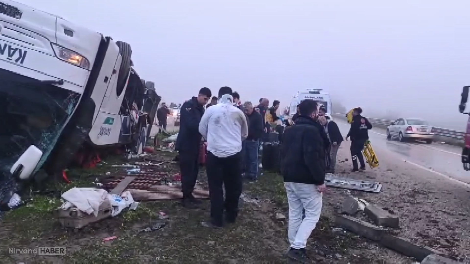 Adana’da korkutan kaza: Yolcu otobüsü devrildi, çok sayıda yaralı