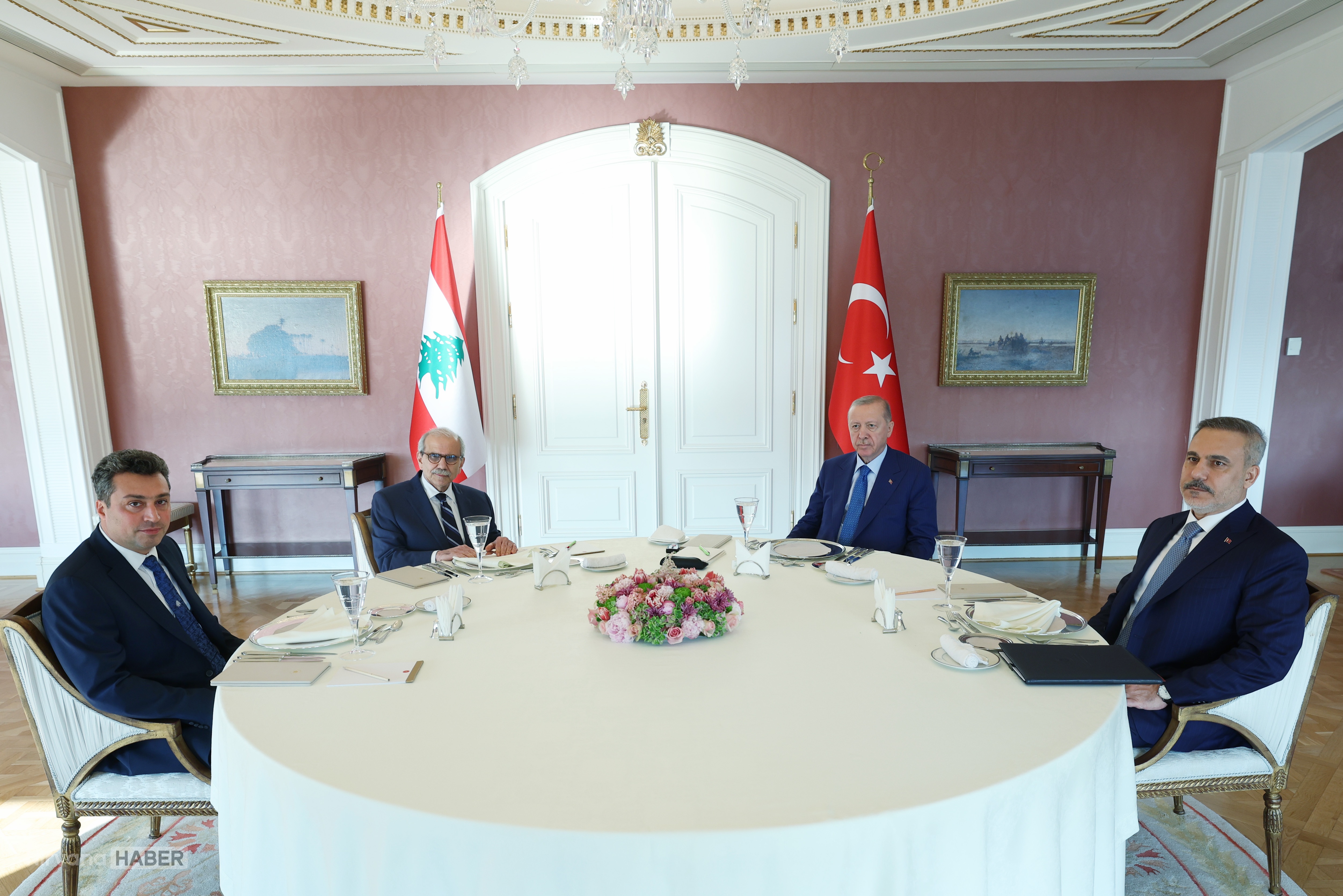 CUMHURBASKANI-ERDOGAN-LUBNAN-BASBAKANI-_1406149_417795.jpg
