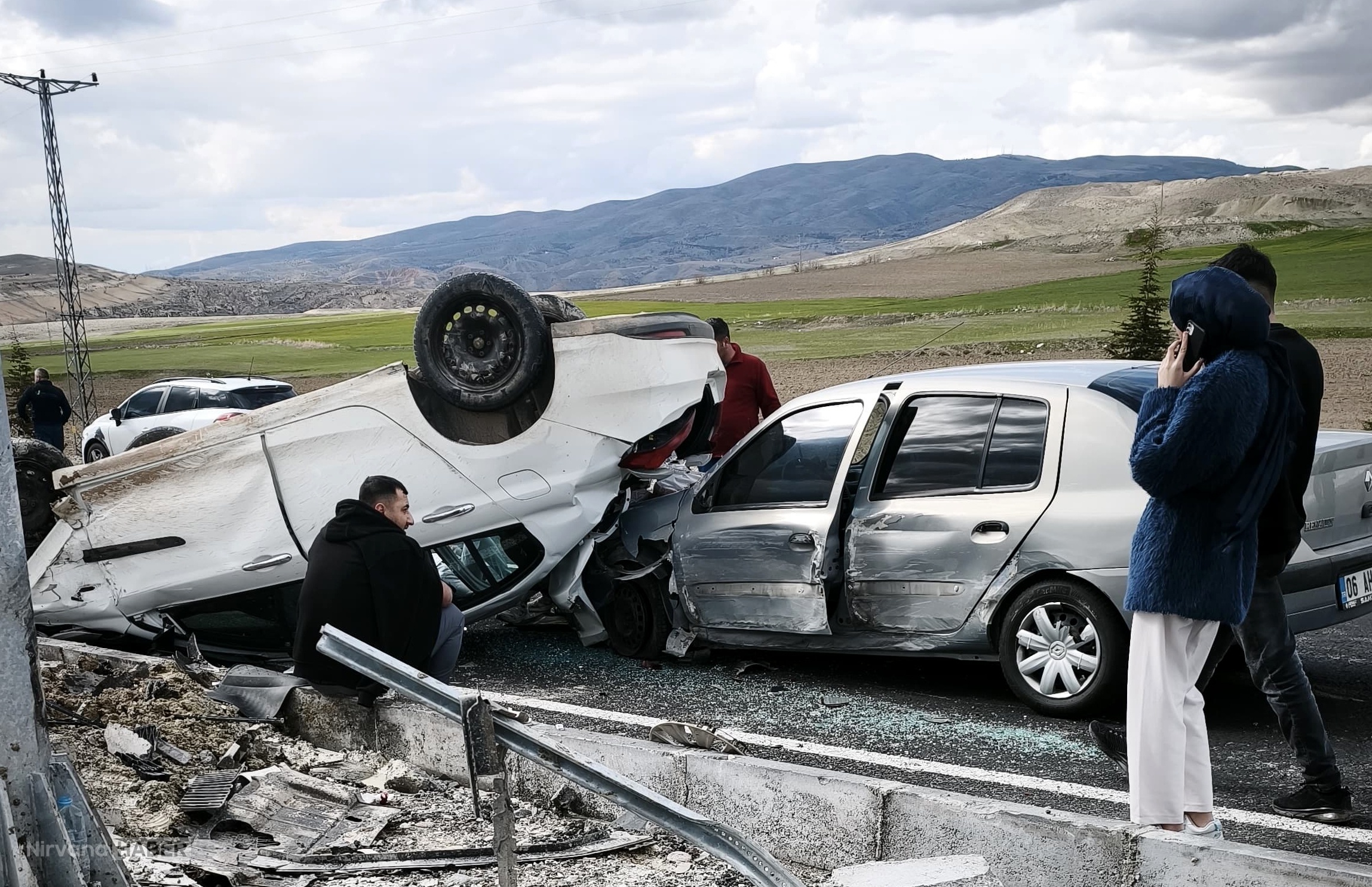 Nevşehir'de iki otomobilin çarpışması sonucu 3 kişi yaralandı
