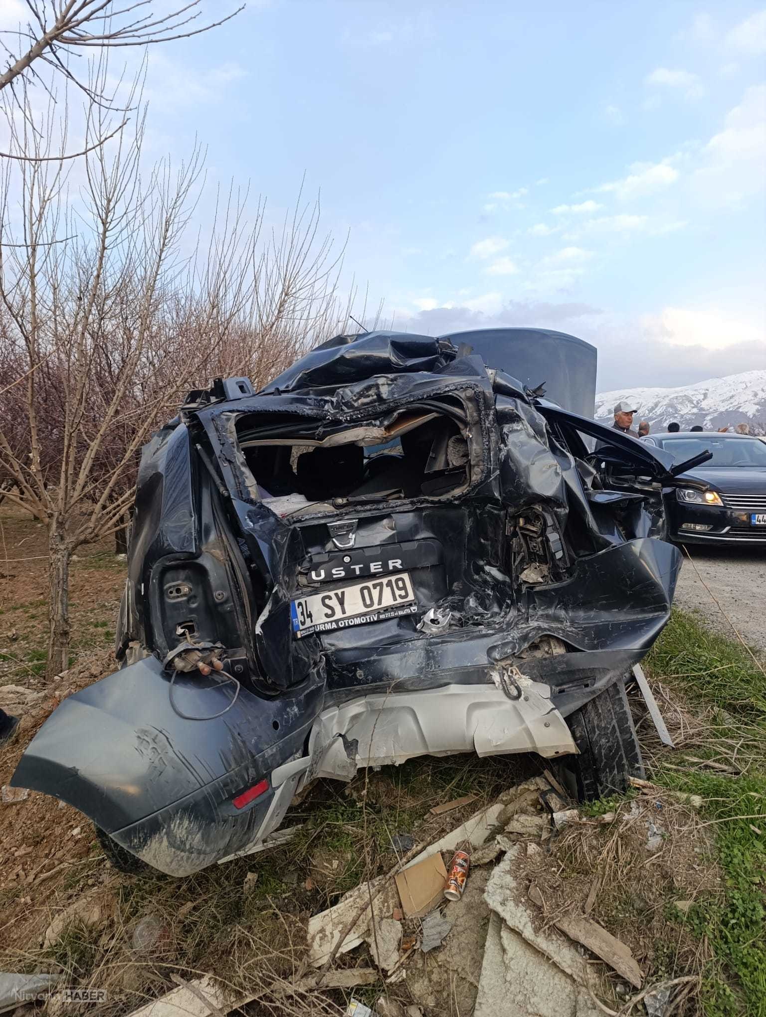 Malatya’da feci kaza: Kamyon ile otomobil çarpıştı, 1 kişi hayatını kaybetti