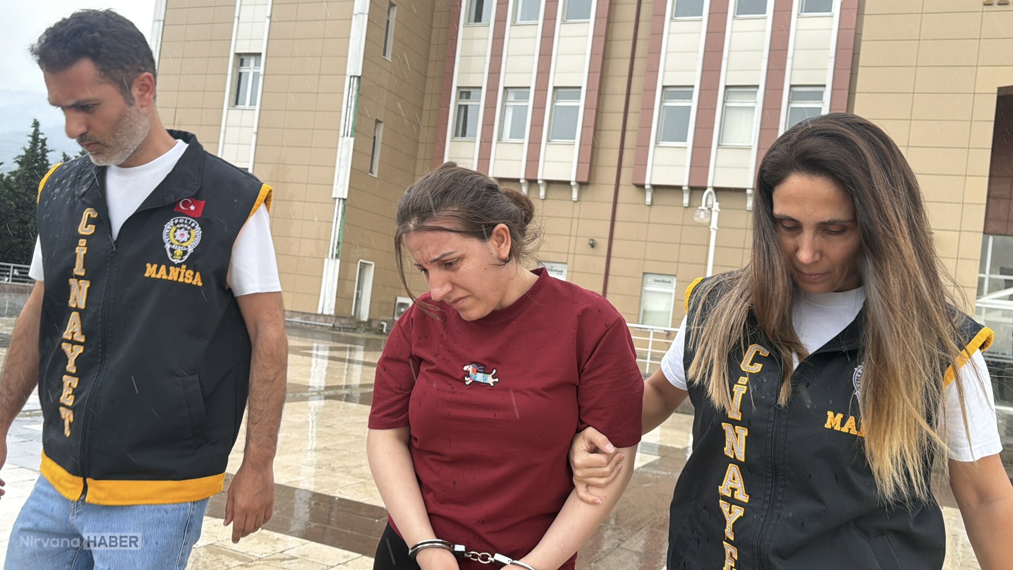 BAKAN-GURLEK-BEBEGINI-COPE-BIRAKTIGI-TE_1361105_404127.jpg