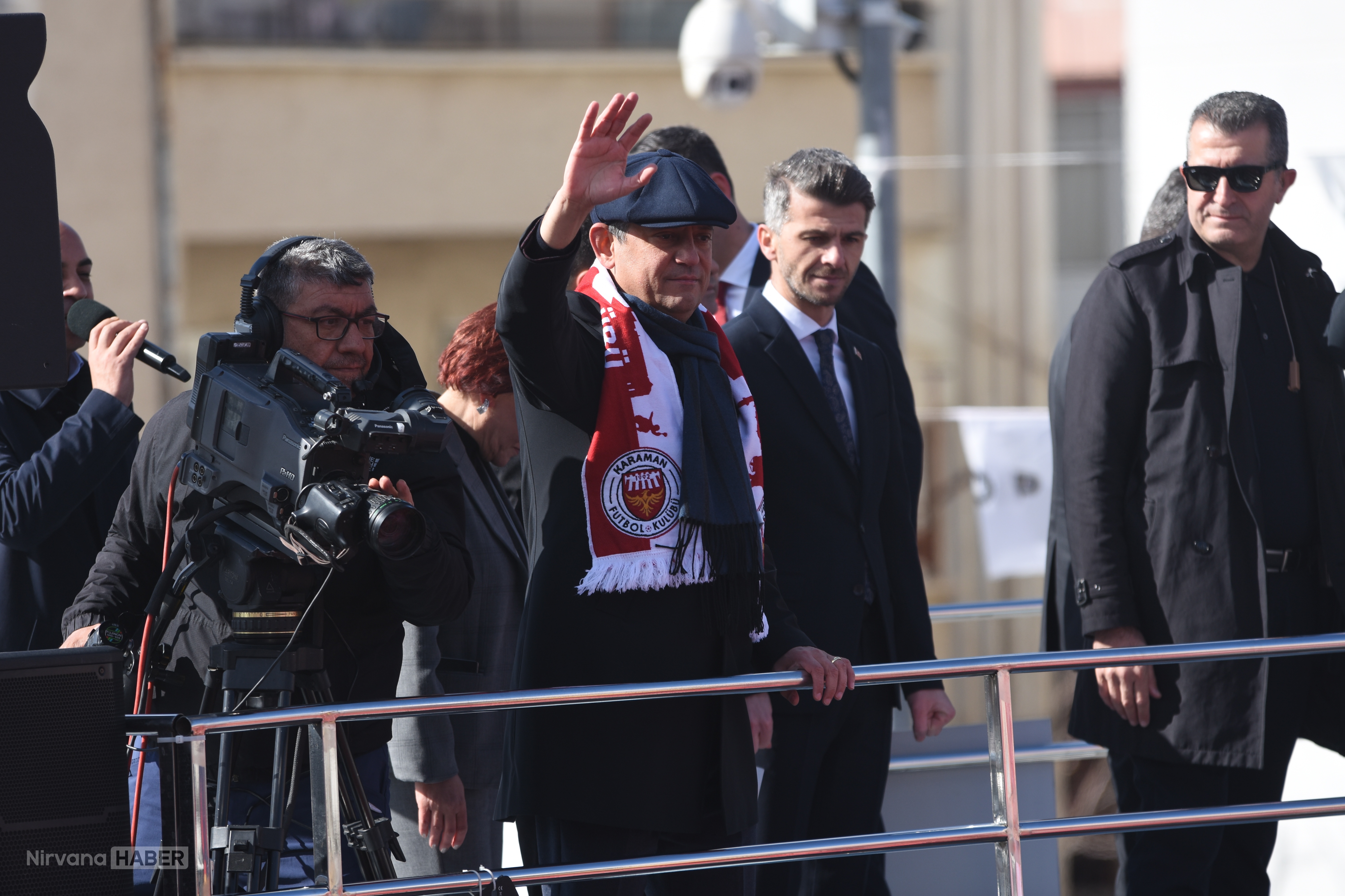 Özgür Özel Karaman'da vatandaşlara seslendi