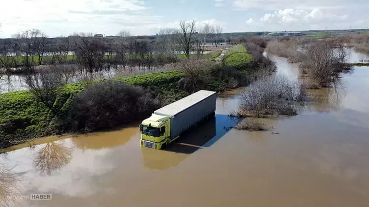 Edirne'deki taşkın nedeniyle günlerdir mahsur kaldı!