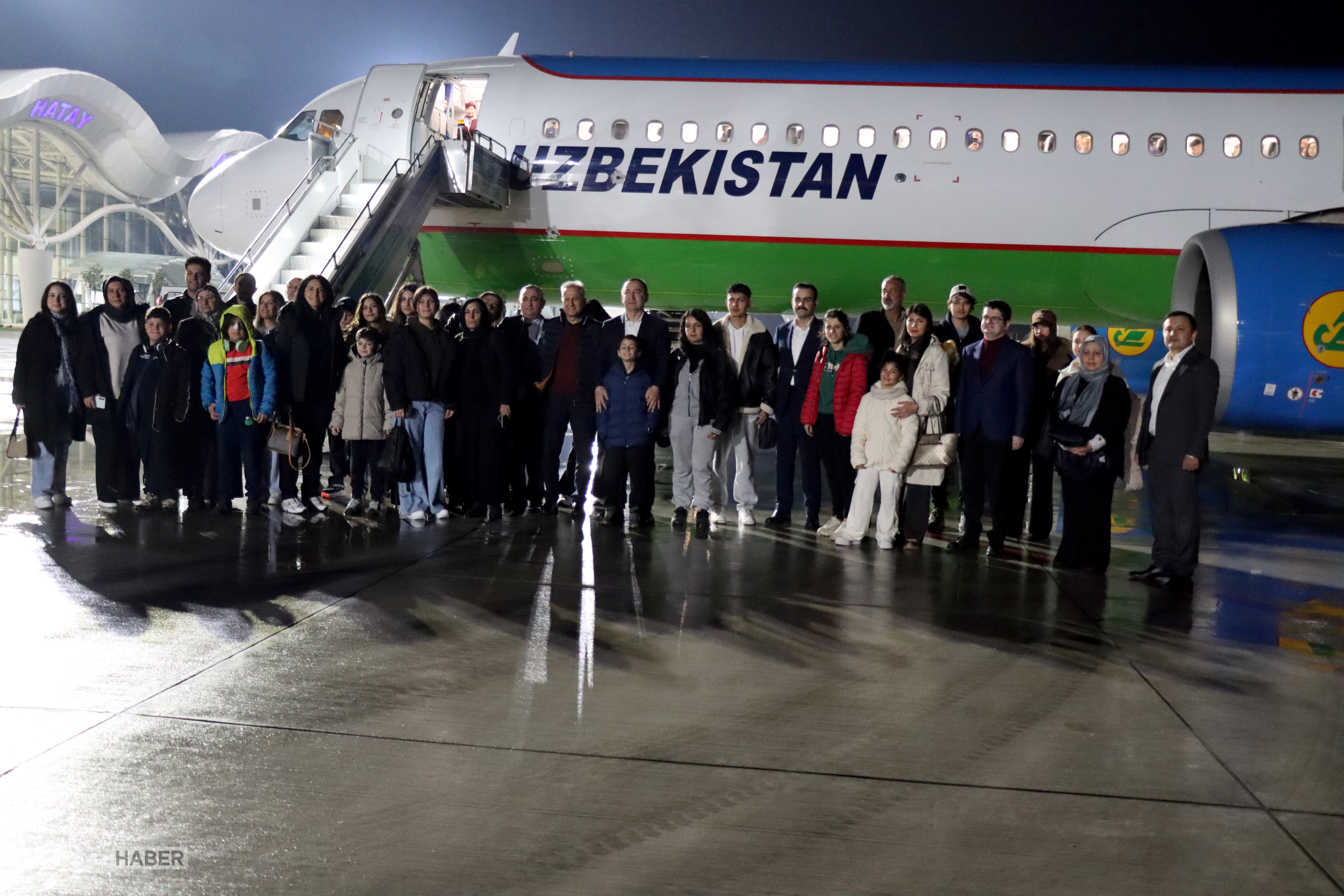 Hataylı depremzedeler Özbekistan’a uğurlandı: 160 kişilik kafile yola çıktı