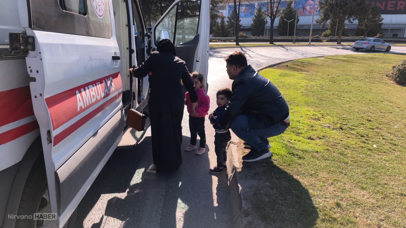 Bursa'da motosiklet devrildi: Aynı aileden 4 kişi yaralandı