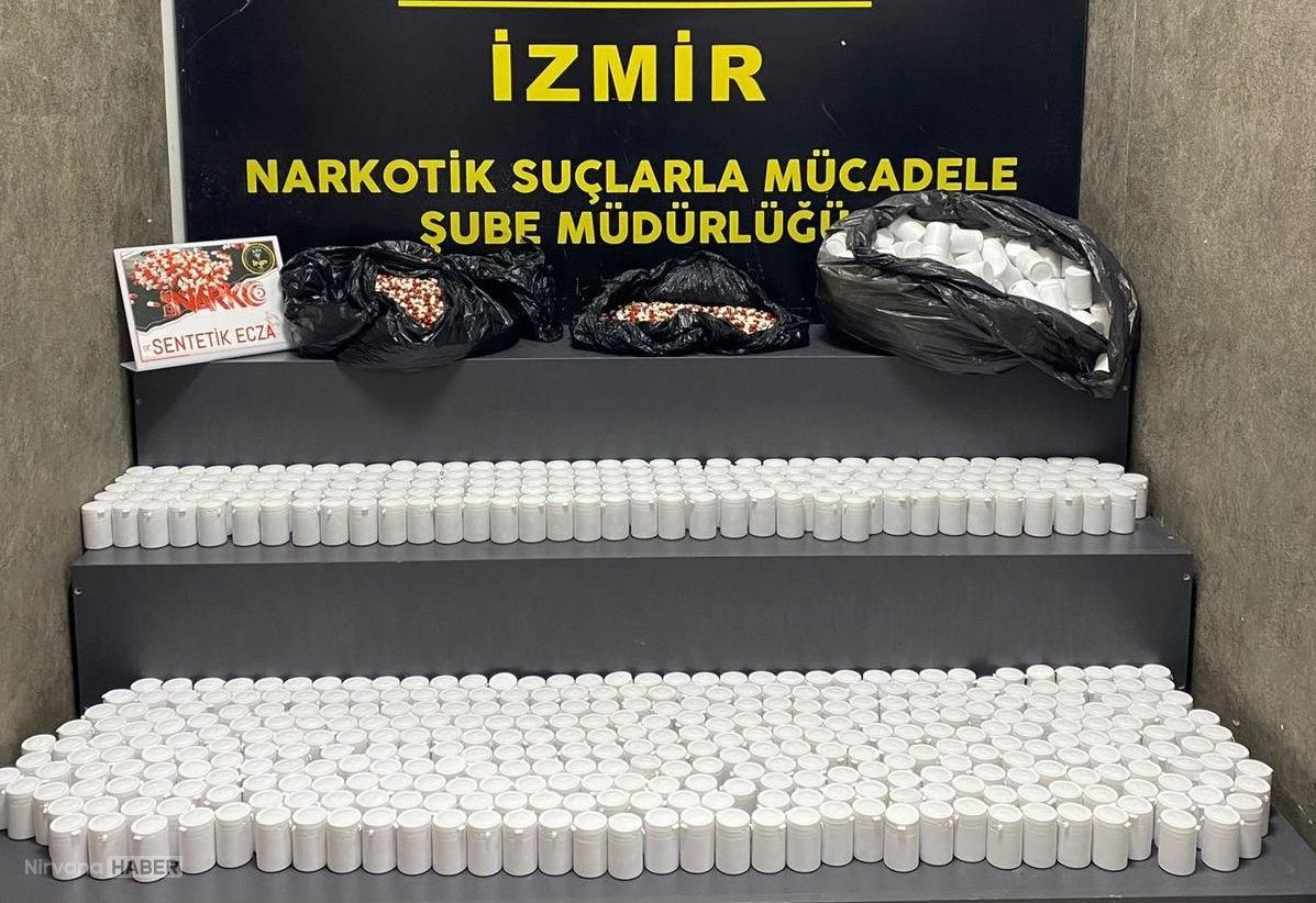 İzmir’de dev operasyon: Araçta 84 bin uyuşturucu hap ele geçirildi