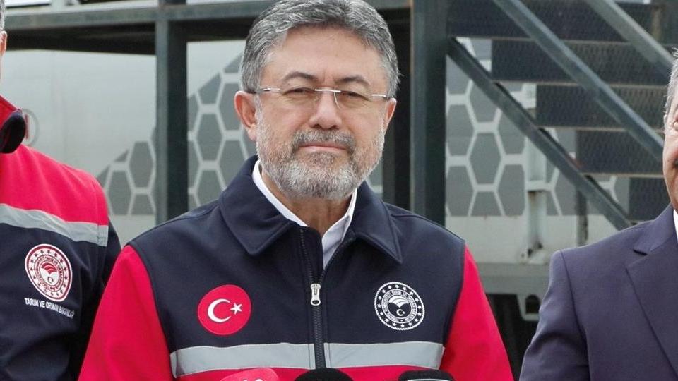 BAKAN-YUMAKLI-KURBANLIK-HAYVAN-ARZINDA-_1312525_390122-cropped-cropped.jpg