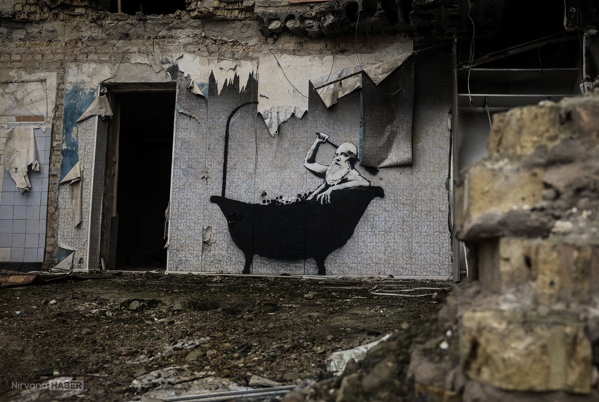 Banksy’nin gizemi: Dünyanın en ünlü anonim sanatçısının izinde
