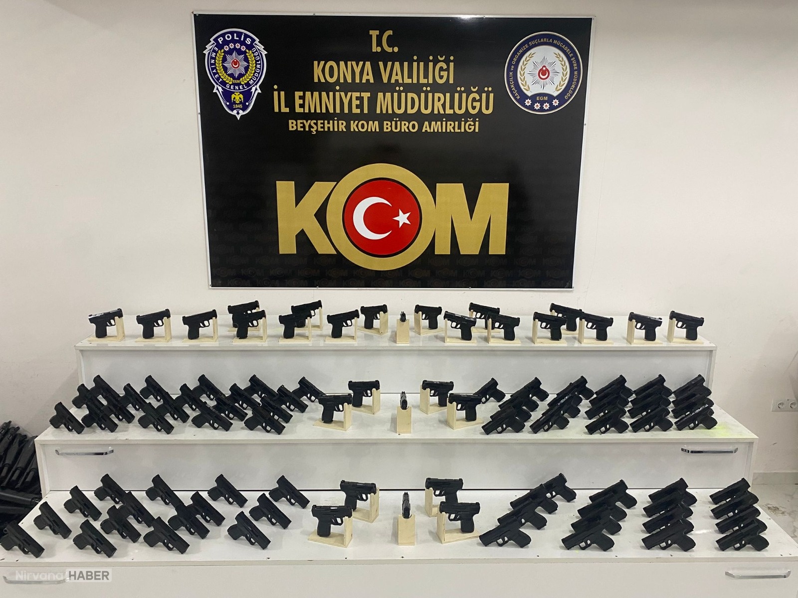 Konya’da büyük operasyon: 250 ruhsatsız tabanca ele geçirildi
