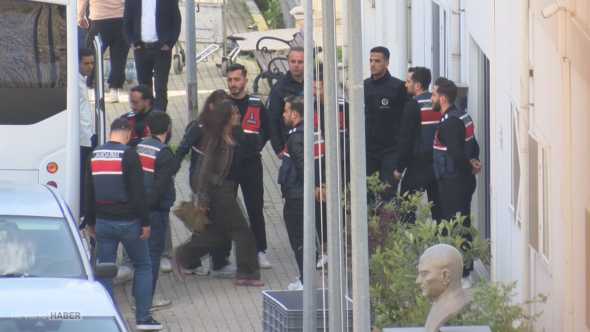 ISTANBULDA-UNLULERE-YONELIK-UYUSTURUCU-_1252882_372427.jpg
