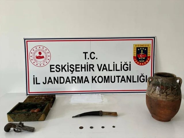 Eskişehir'de Tarihi Eser Operasyonu: 7 Obje Ele Geçirildi