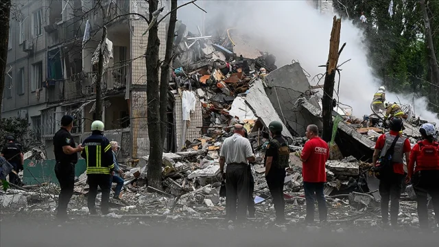 Ukrayna’ya Rus Hava Saldırıları: Kiev ve Farklı Bölgelerde 6...