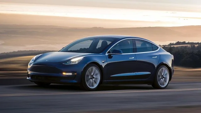 Tesla Yaklaşık 13 Bin Aracını Geri Çağırıyor