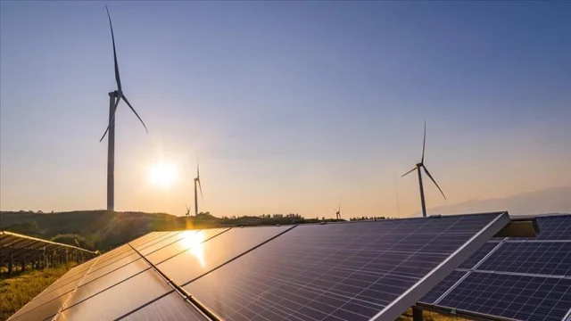 Küresel enerji dönüşümü yavaşlıyor: Fosil yakıtlar hakimiyetini sürdürecek