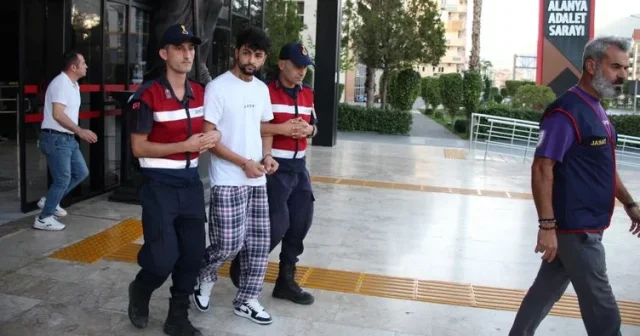 Alanya’da Aranan Şahıs Jandarma Operasyonuyla Yakalandı