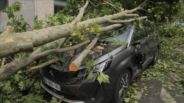 Fransa’yı Benjamin Fırtınası Vurdu: 1 Kişi Yaşamını Yitirdi
