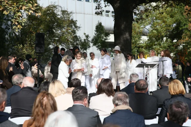 Viyana’da Srebrenitsa Çiçeği Anıtı Açıldı