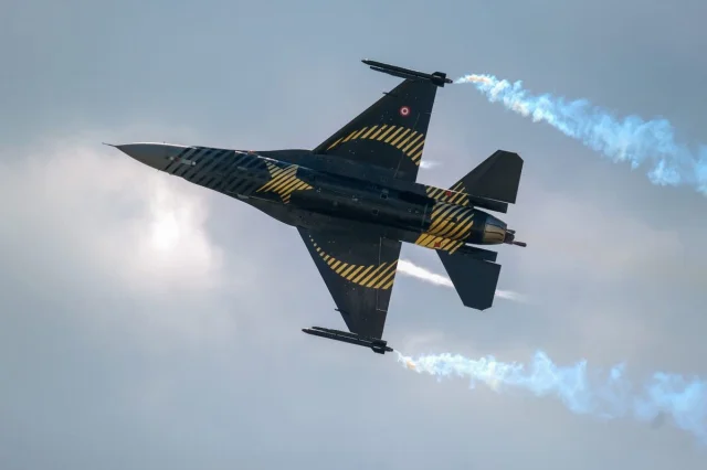 SOLOTÜRK Pamukkale'de Gösteri Uçuşu Yaptı