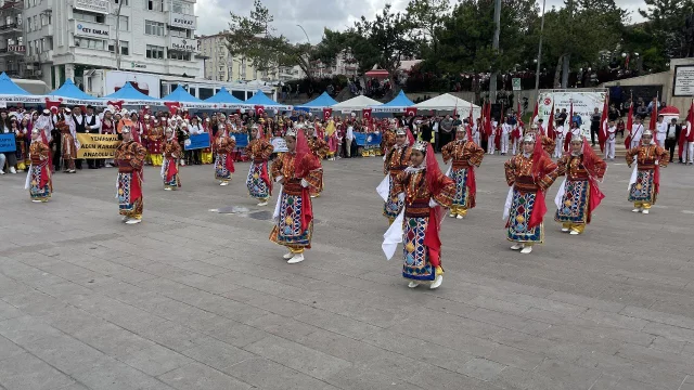 Yozgat’ta 1. Uluslararası Halk Dansları Şenliği Başladı