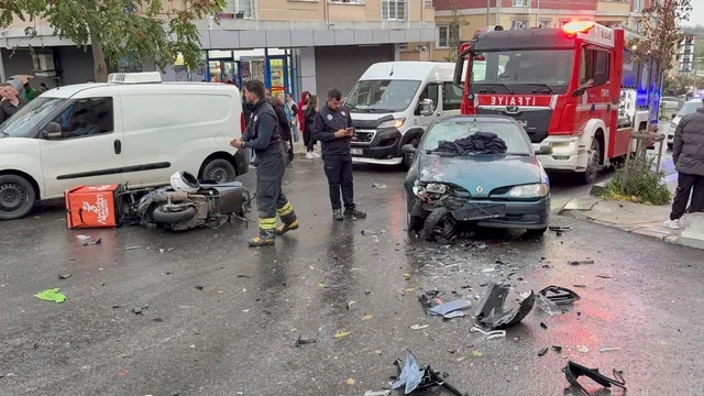 Tekirdağ'da Motosiklet İle Otomobil Çarpıştı: 2 Kişi Yaralan...