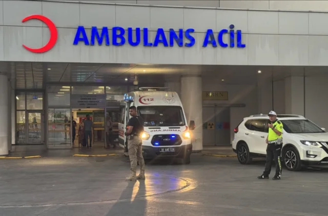 Balıkesir Sındırgı merkezli depremde yaralanan 26 kişi tabur...