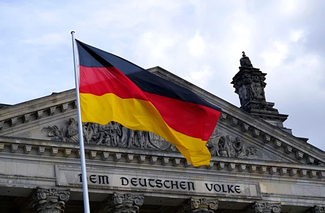 Almanya Holokost mağdurlarına yaklaşık 1 milyar avro ödeme y...