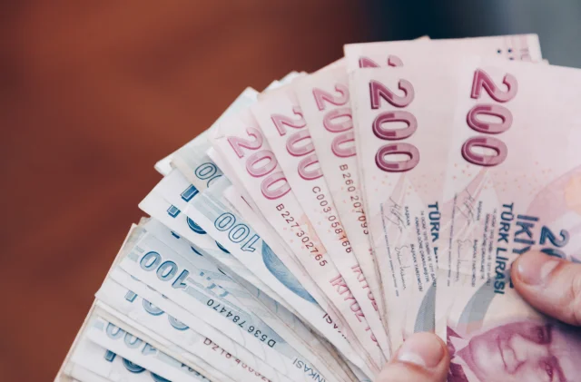 Ekonomik güven endeksi ekimde hafif yükseldi