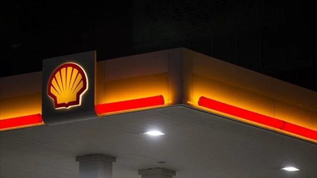 Shell'in karı üçüncü çeyrekte yaklaşık yüzde 10 düşmesine ra...