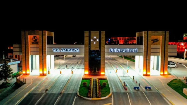 Sakarya'da 5. Uluslararası İletişim Sempozyumu başladı