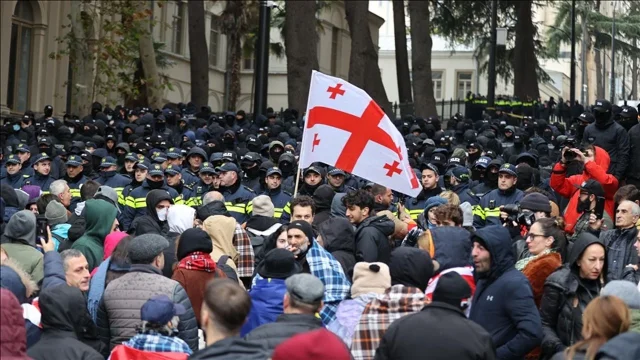 Gürcistan'da Üç Muhalefet Partisinin Kapatılması İçin Anayas...