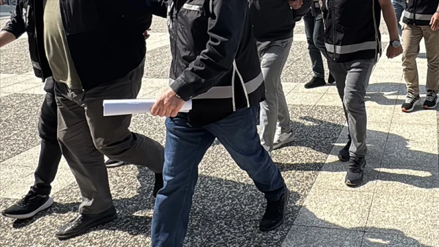 FETÖ Soruşturmasında 11 İlde Düzenlenen Operasyonda 10 Şüphe...
