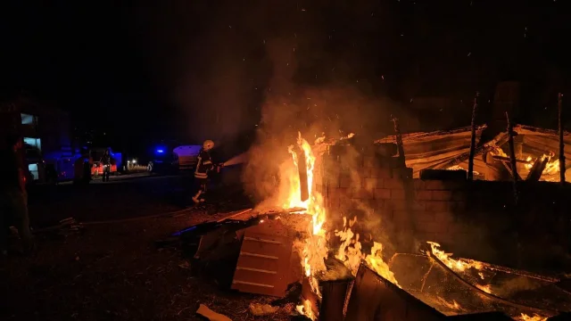 Çorum'da Çıkan Yangında 7 Kişi Dumandan Etkilendi