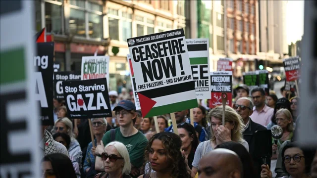 Londra'da İsrail'in Ateşkes İhlaline Tepki