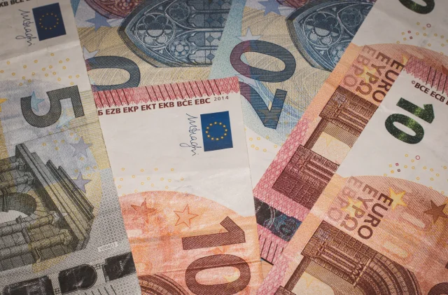 Avro Bölgesi'nde Ekim enflasyonu yüzde 2,1'e geriledi