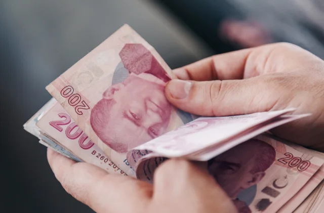 Yoksulluk sınırı asgari ücretin 4 katını aştı