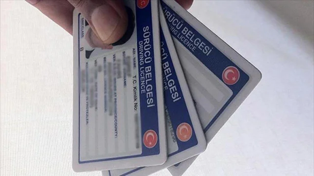 Eski Tip Ehliyetlerde Son Gün Yoğunluğu! Nüfus Müdürlüklerin...