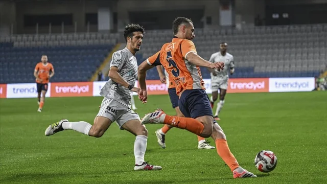 Başakşehir, Shomurodov'un penaltı golüyle Kocaelispor'u 1-0...