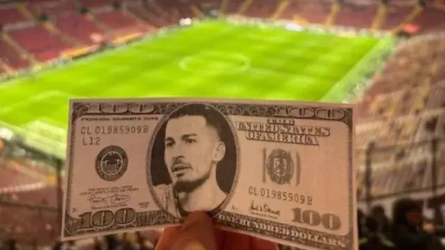 Trabzonspor Taraftarından Uğurcan Çakır'a Dolarlı Protesto