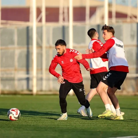 Özbelsan Sivasspor, Manisa FK Maçı İçin Hazırlıklarını Sürdü...