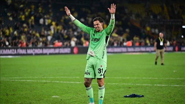 Fenerbahçeli Kaleci Ederson, Brezilya Milli Takımı'na Yenide...