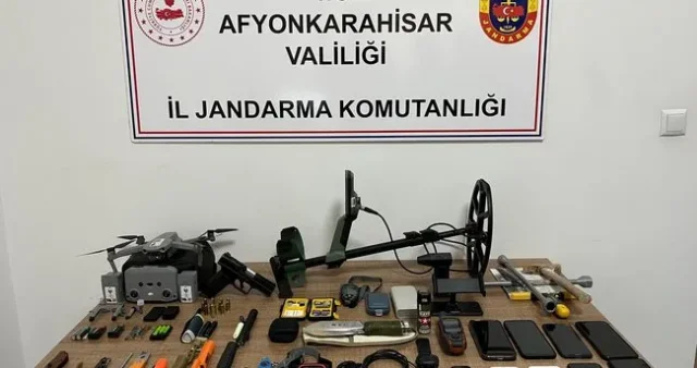 Afyonkarahisar'da Kaçak Kazı Operasyonu: 7 Şüpheli Suçüstü Y...