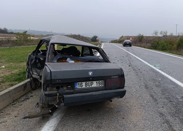 Bursa'da 2 Otomobilin Çarpıştığı Kazada 1 Kişi Öldü, 2 Kişi...