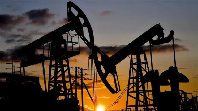 Brent petrolün varili 63,68 dolardan işlem görüyor