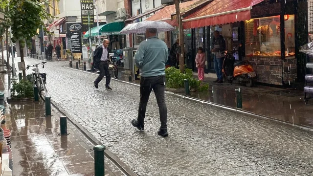 Eskişehir'de Sağanak Yağış Hayatı Olumsuz Etkiledi