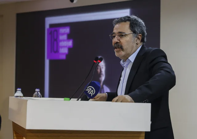 Ahmet Ümit, 18. Mersin Kenti Edebiyat Ödülü'nü Aldı