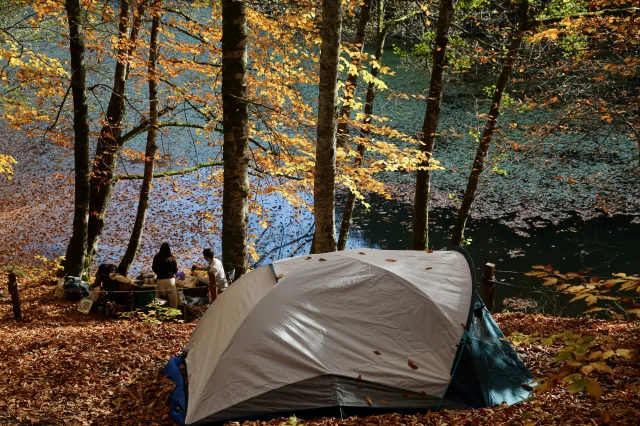 Yedigöller Sonbaharda Renk Cümbüşüyle Ziyaretçi Akınına Uğru...