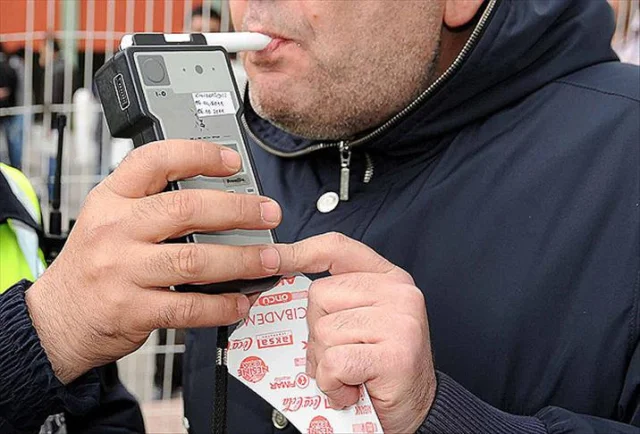 Denizli’de alkollü araç kullanan sürücüye 22 bin 868 lira ce...