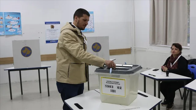 Kosova yerel seçimleri ikinci turunda oy kullanma tamamlandı